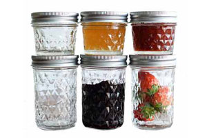 How to make personalized scented glass jar candles?